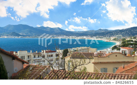 South of the bay of Cannes on the French Riviera South of the bay of Cannes on the French Riviera 84826655