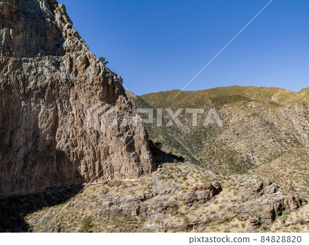 Sunny view of the landscape in Red Rock Canyon Sunny view of the landscape in Red Rock Canyon 84828820