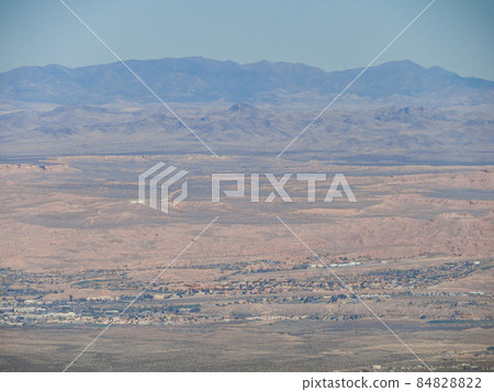 Sunny view of the landscape in Red Rock Canyon Sunny view of the landscape in Red Rock Canyon 84828822