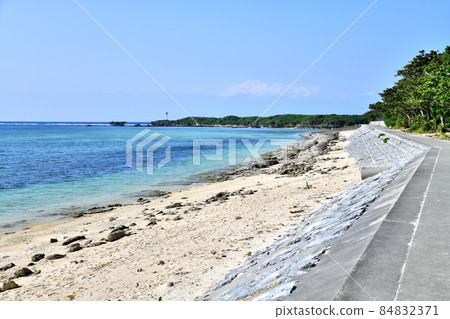 Overlooking the direction of Bisezaki (Nago City, Okinawa Prefecture) [2019.10] 84832371