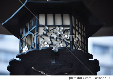 Suspended lantern 84834327