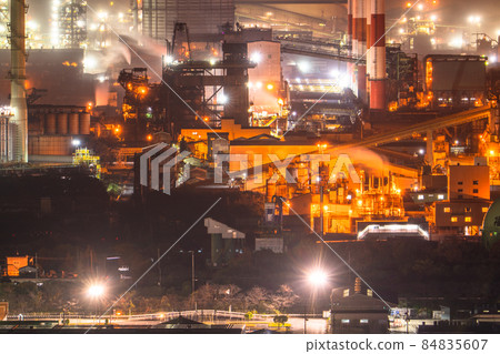 《廣島縣》福山市/工廠夜景《鋼鐵廠》 《廣島縣》福山市/工廠夜景《鋼鐵廠》 84835607