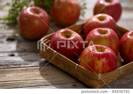 With honey! Very sweet apples Winter taste With honey! Very sweet apples Winter taste 84836792