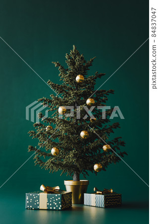 Christmas tree 3d rendering Christmas tree 3d rendering 84837047