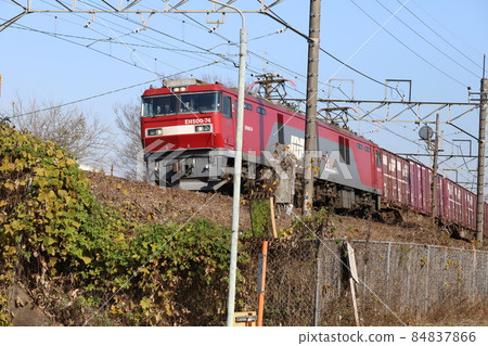 埼玉縣蓮田市附近運行的EH500型電力機車 84837866