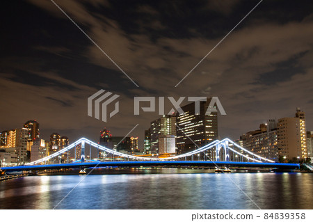 隅田川和清洲橋的夜景 84839358