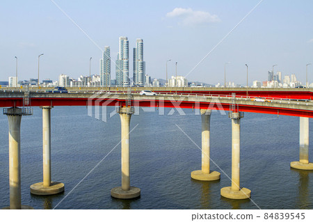 Scenery around Seongsu Bridge overpass Scenery around Seongsu Bridge overpass 84839545