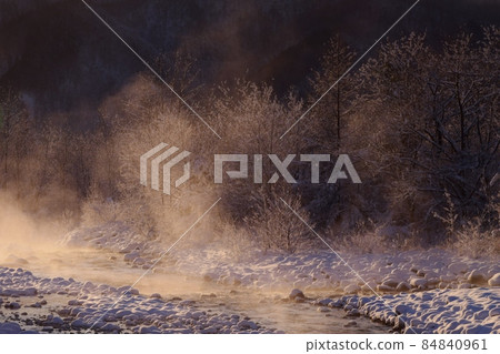 Snow country morning Winter morning scenery 84840961