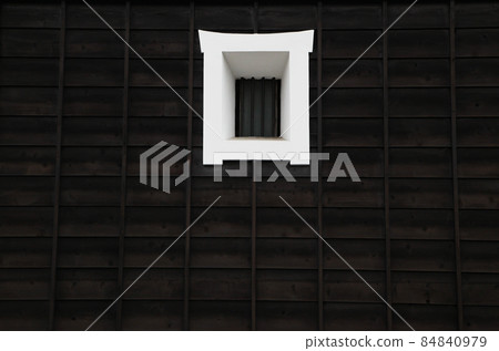 Window of an old private house in Toyama / Etsunaka Yao Window of an old private house in Toyama / Etsunaka Yao 84840979
