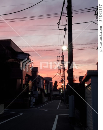 Winter sunset Tokyo 84841587