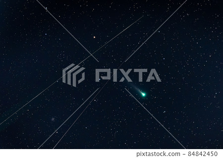 倫納德彗星和流星 84842450