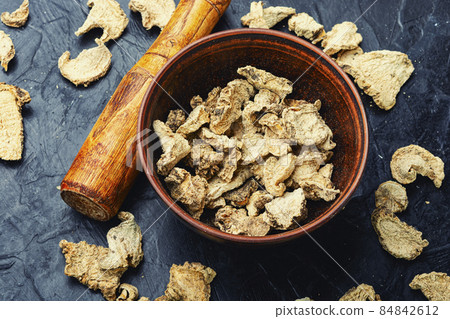 Bryony root, homeopathic herbs 84842612