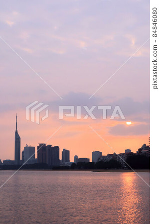 朝日和福岡塔 84846080