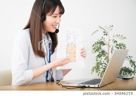 女人做在線房地產銷售 女人做在線房地產銷售 84846259