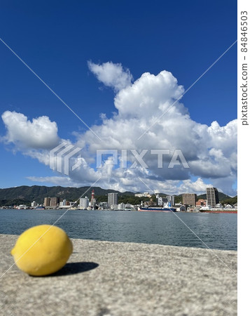 Fusion of Onomichi Suido and Setoda Lemon seen from Shimanami Kaido "Yellow Forgotten Things ..." 84846503