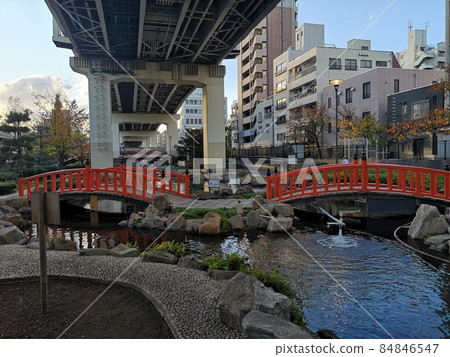 A close view of the third generation Toyokuni Gototeien in the Kagawa Riverbed Park A close view of the third generation Toyokuni Gototeien in the Kagawa Riverbed Park 84846547