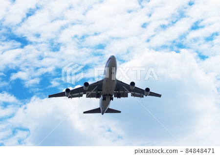 B747超大型噴氣式飛機降落在橫田基地 B747超大型噴氣式飛機降落在橫田基地 84848471