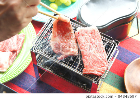 BBQ with sirloin steak 84848697