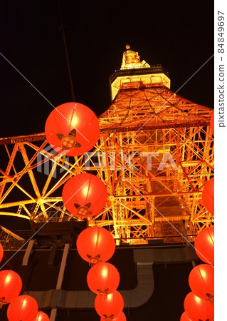 東京塔和夜晚的燈籠 84849697