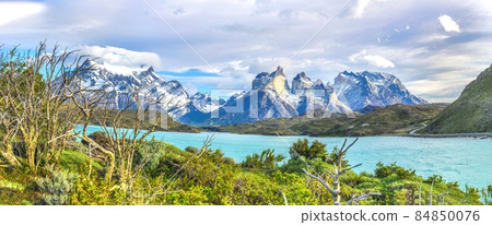 View on Cerro Paine Grande and Lago Pehoe in Patagonia View on Cerro Paine Grande and Lago Pehoe in Patagonia 84850076