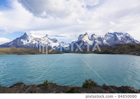 View on Cerro Paine Grande and Lago Pehoe in Patagonia View on Cerro Paine Grande and Lago Pehoe in Patagonia 84850080