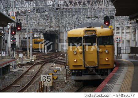 Sanyo Main Line 113 series train (Okayama area) Sanyo Main Line 113 series train (Okayama area) 84850177