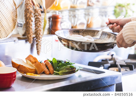 Prepare breakfast 84850516