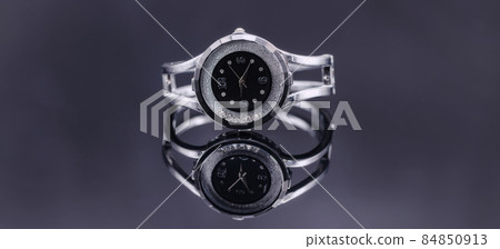 Women's watch in the original metal case Women's watch in the original metal case 84850913
