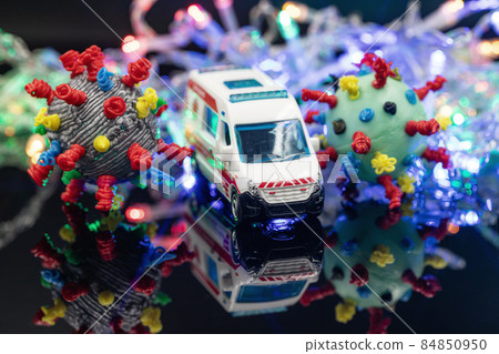 The fight of doctors with covid-19 does not stop even on holidays 84850950