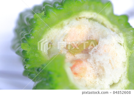 Insects that feed on bitter gourd (Urinomeiga, Cotton helicopter Chronomeiga) 84852608