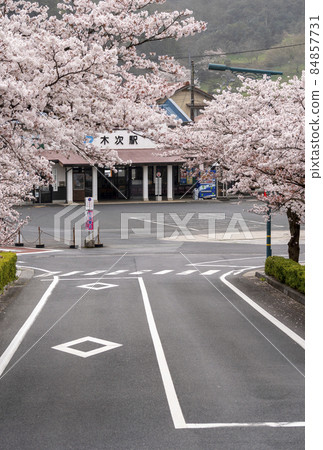 Spring Kisuki Station, Unnan City, Shimane Prefecture Spring Kisuki Station, Unnan City, Shimane Prefecture 84857731