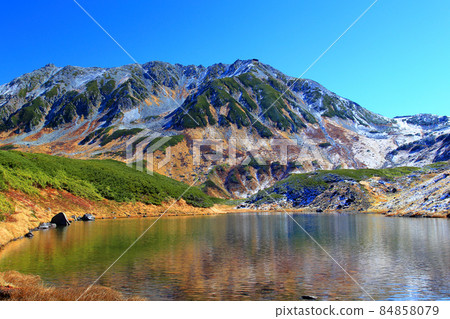 Superb view of Tateyama Alpine Route 84858079