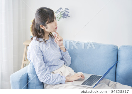 想想生活電腦的客廳 84858817