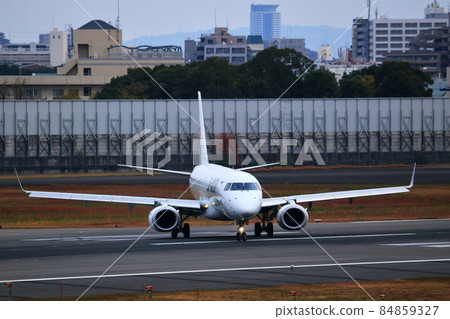 大阪國際機場日航飛機起飛天空公園 大阪國際機場日航飛機起飛天空公園 84859327