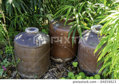 Hiketa Sanshu Izutsu Mansion Soy sauce jar Higashikagawa City, Kagawa Prefecture 84859823