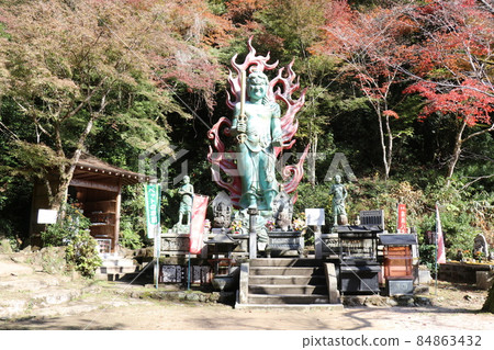 Ryuzoji Ginkgo Autumn Leaves Yamaguchi City, Yamaguchi Prefecture Autumn Leaves Hunting Ryuzoji Ginkgo Autumn Leaves Yamaguchi City, Yamaguchi Prefecture Autumn Leaves Hunting 84863432