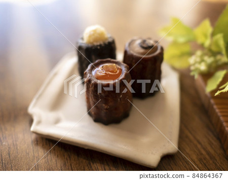 可愛的法式糕點 Canelé 可愛的法式糕點 Canelé 84864367