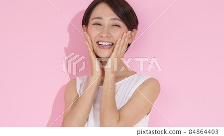 Beauty image Moisturizing pink 84864403