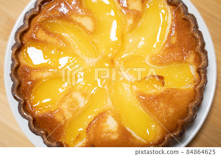 Dessert freshly baked apple tart 84864625