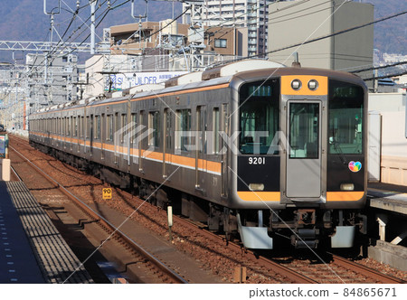 通過阪神住吉站的9000系列快速特快 84865671