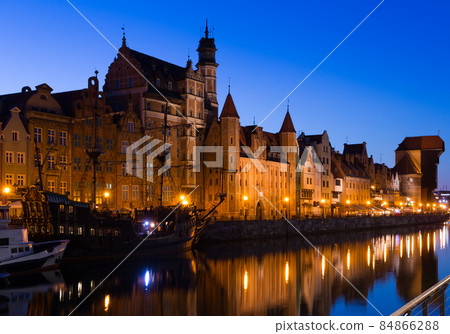 Image of night light of Moltawa River in Gdansk 84866288