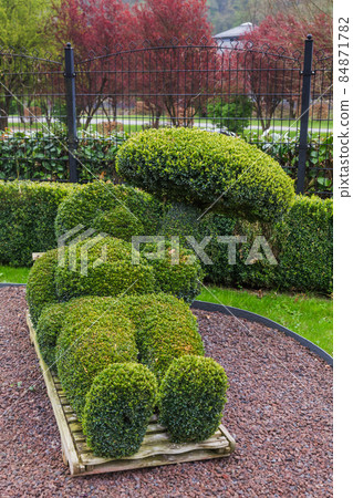 Bush sculpture in park - Durbuy Belgium Bush sculpture in park - Durbuy Belgium 84871782