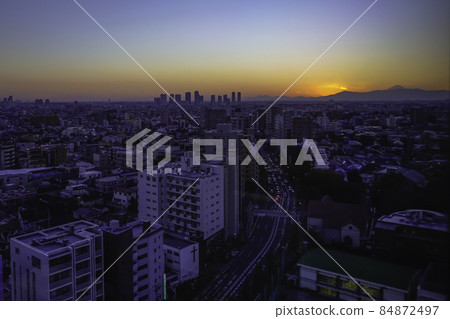 黃昏的中原公路 黃昏的中原公路 84872497