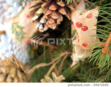 Christmas wreath taken up Christmas wreath taken up 84872689