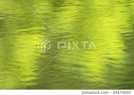 Background material: Fresh green image reflected on the surface of the water Background material: Fresh green image reflected on the surface of the water 84874000