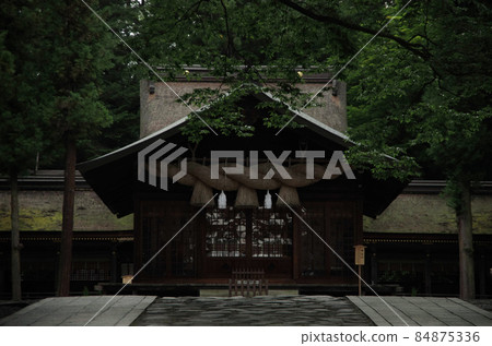 諏訪大社秋宮的神樂電 諏訪大社秋宮的神樂電 84875336