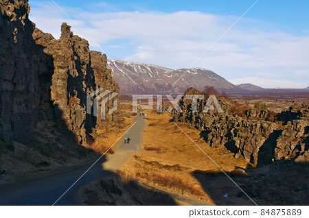 Gao in Thingvellir National Park in winter Gao in Thingvellir National Park in winter 84875889