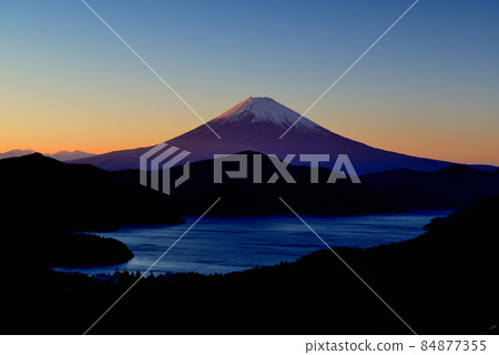 Evening view of Mt. Fuji from Mt. Daikanzan in Hakone Evening view of Mt. Fuji from Mt. Daikanzan in Hakone 84877355