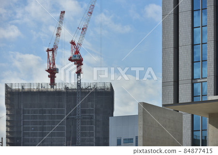 新建高層公寓塔吊作業現場 新建高層公寓塔吊作業現場 84877415