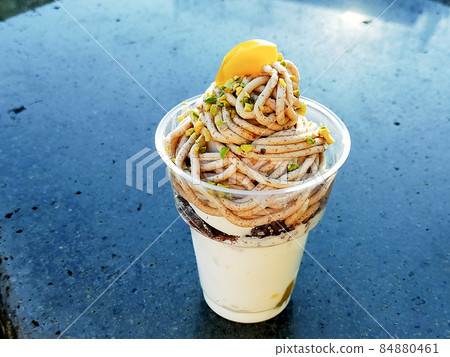 甜點 秋季 Mont Blanc Parfait 甜點 秋季 Mont Blanc Parfait 84880461